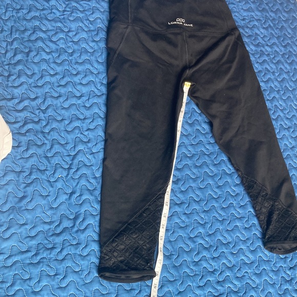 Lorna Jane small black fitness Capri leggings with mesh lace on bottom - Picture 8 of 10
